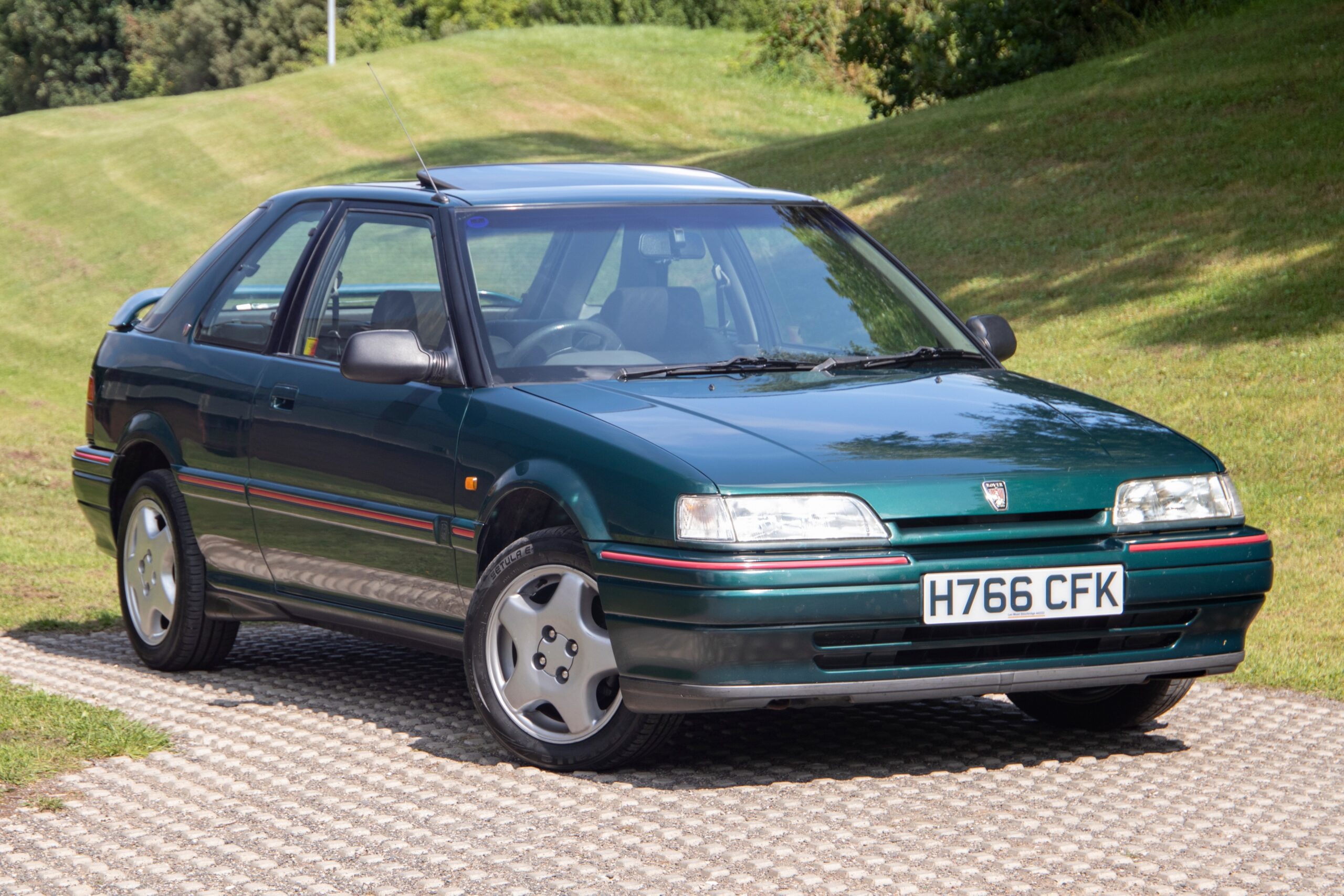 Rover 216 GTI : sportive en toute discrétion (1992-1995)