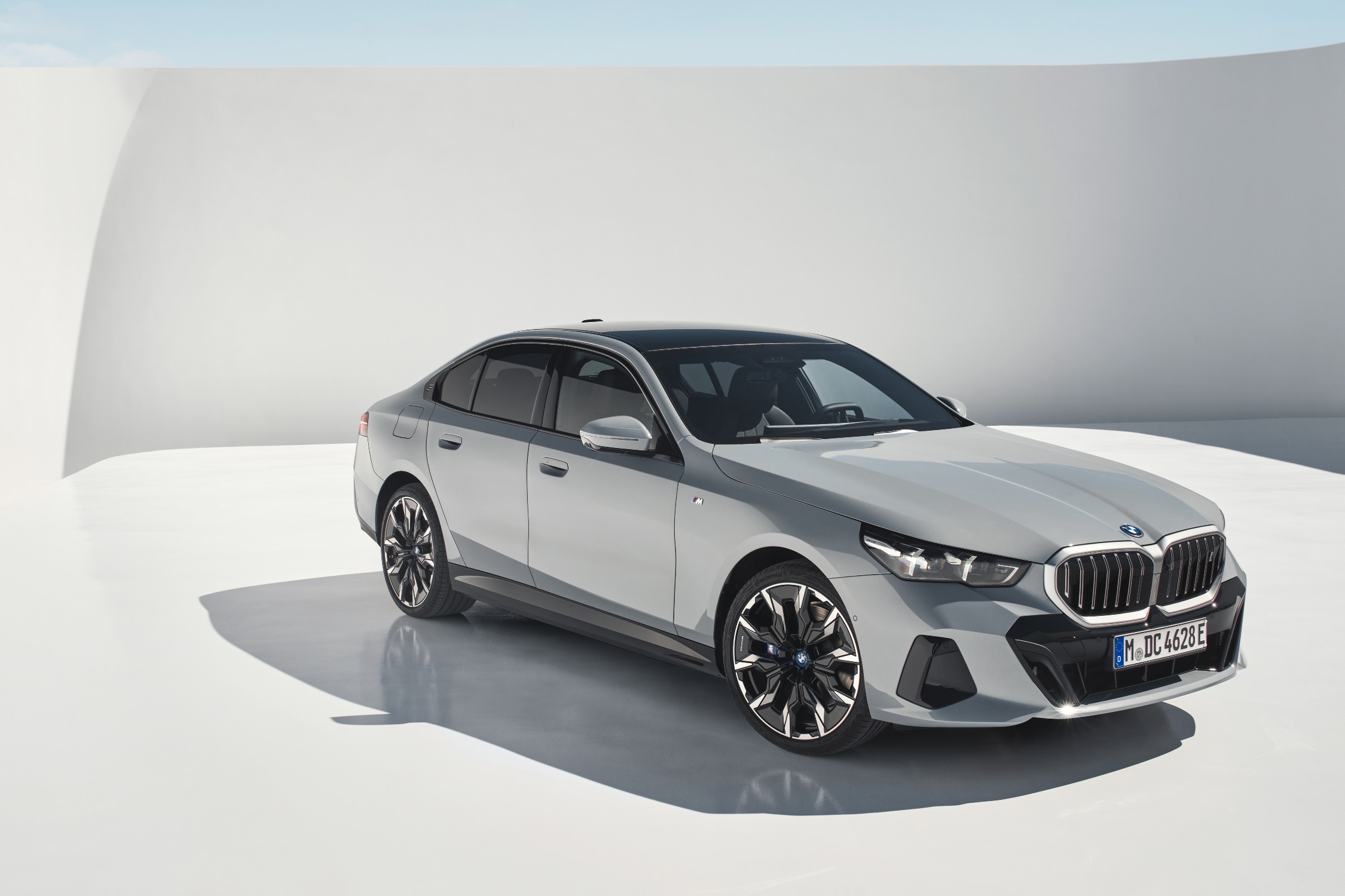 BMW i5 (G60) : La rupture par le style