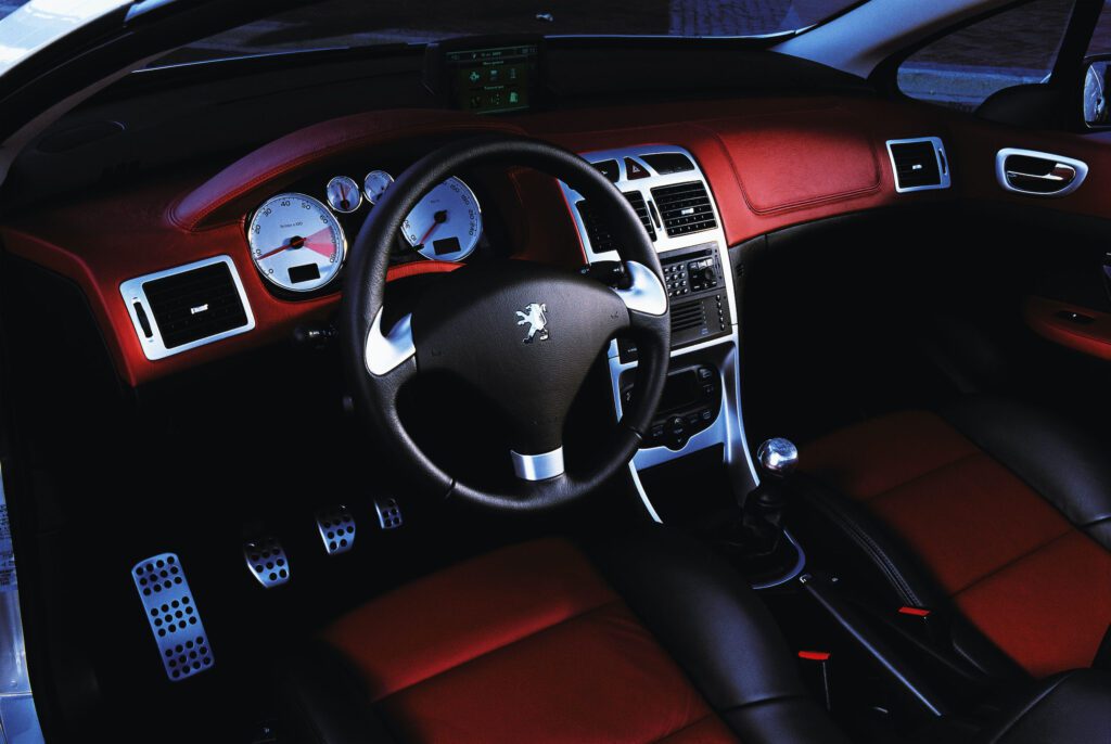 intérieur Peugeot 307 CC cuir intégral 
