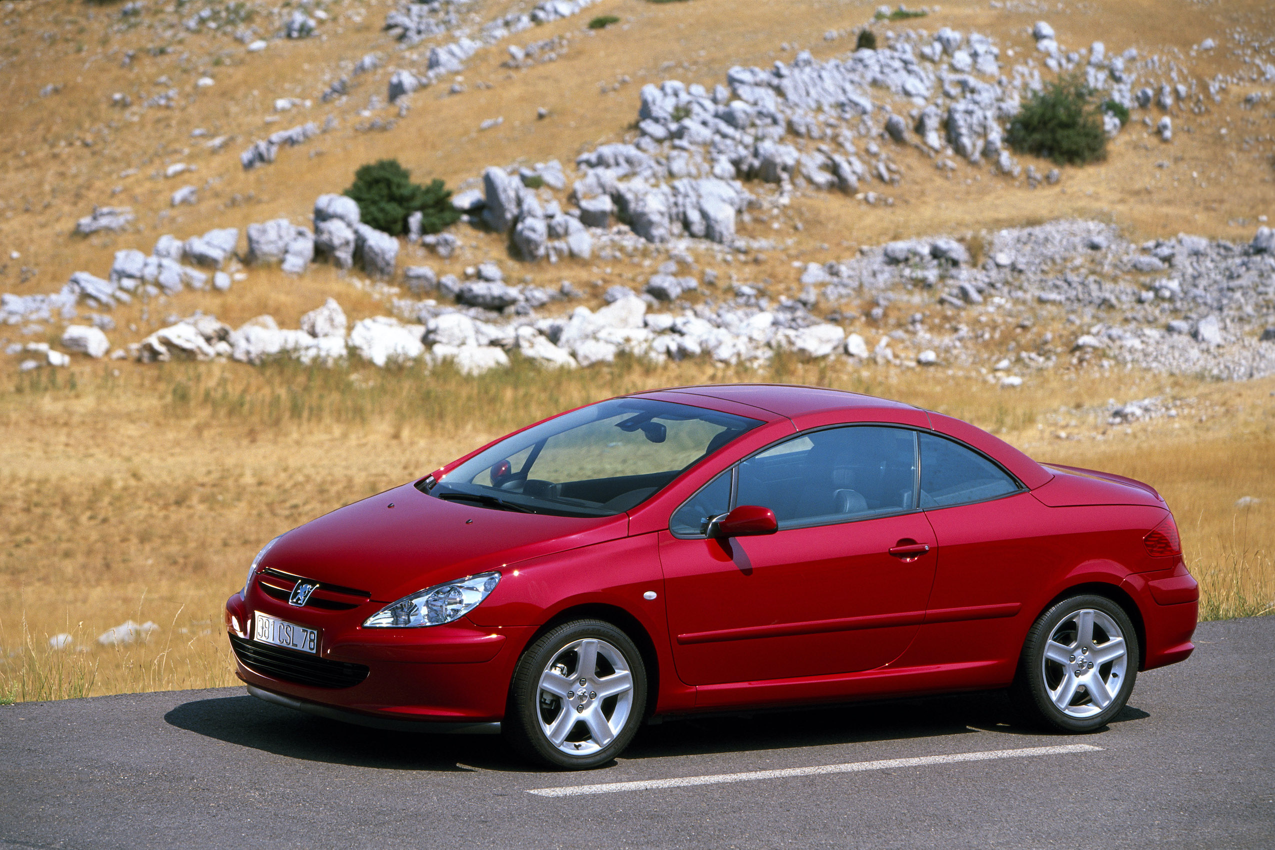 Peugeot 307 CC : L’appel du grand air (2003-2008)